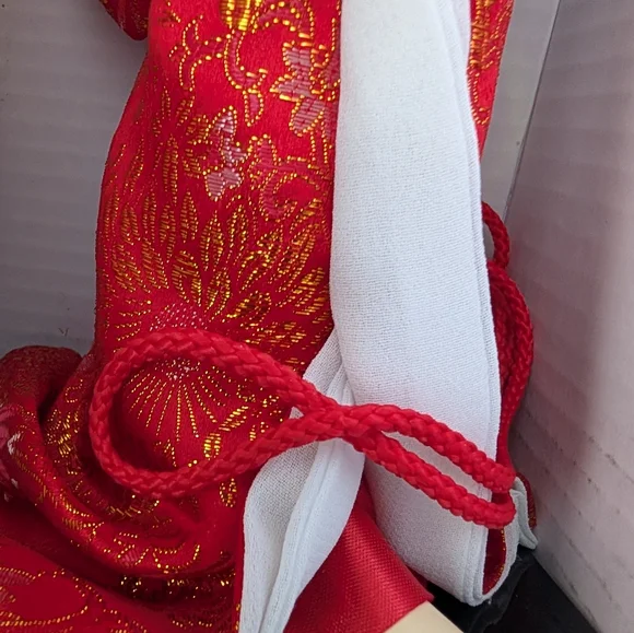 Vintage 1970s 1980s Japanese Red Geisha Doll Figurine In Traditional Attire - Picture 5 of 9